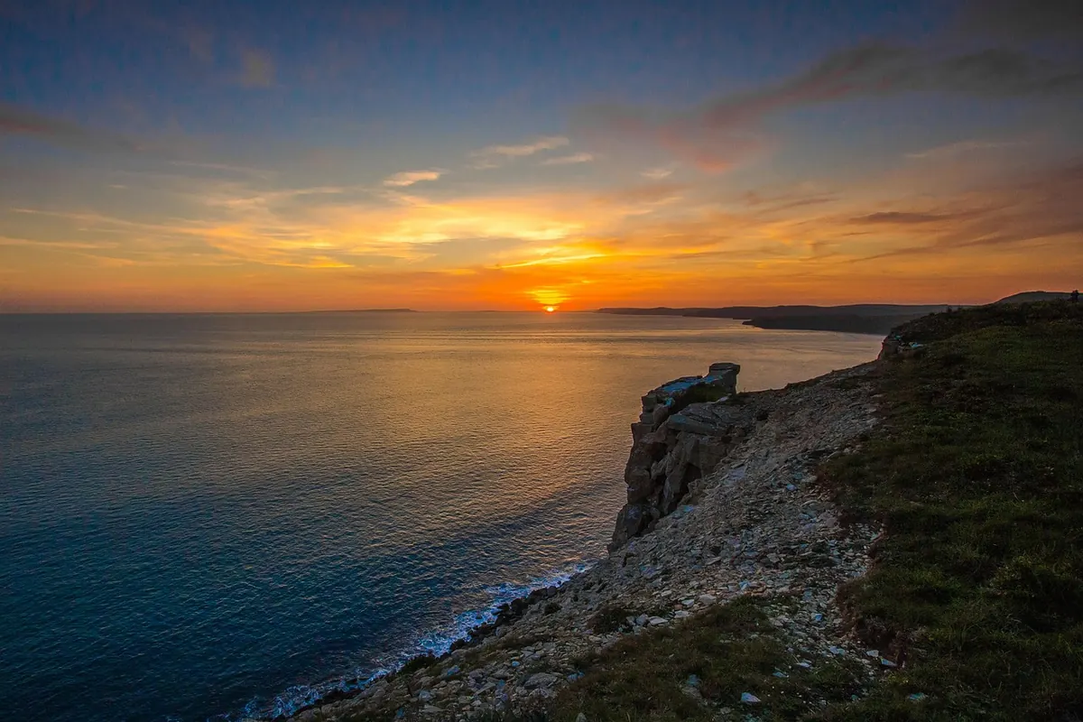 How to Photograph Coastal Sunrises in Cornwall: Settings, Composition and Safety
